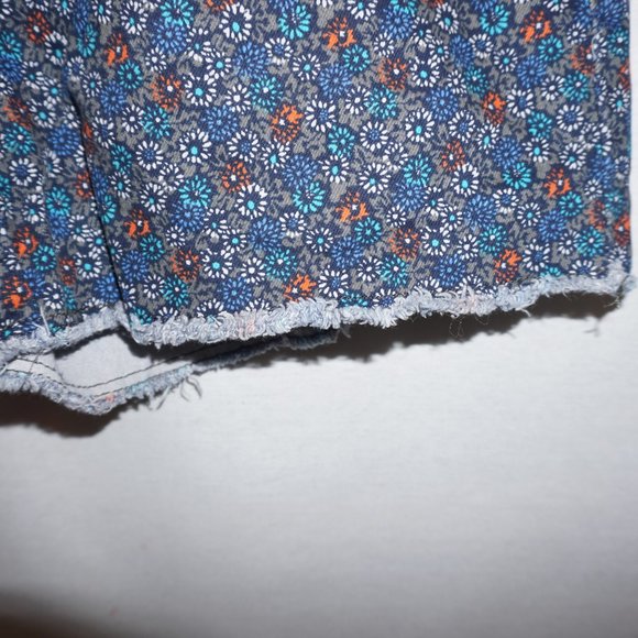 LEVI'S Raw Hem shorts floral print 10 - Picture 3 of 8